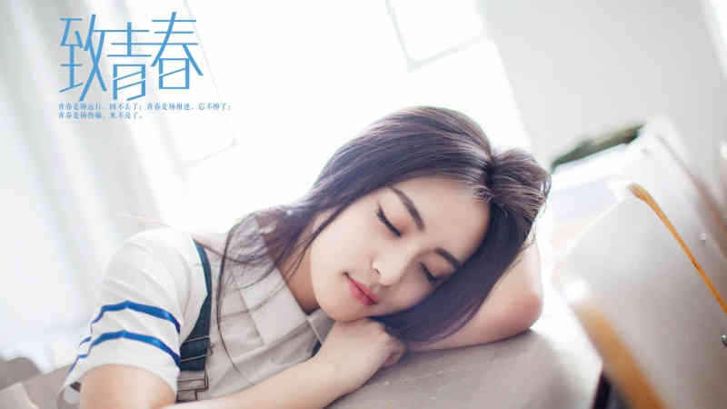 地铁上女子充电宝突然爆炸 烟雾弥漫 工作人员及时灭火