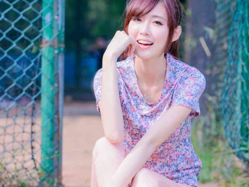 辅警往身上浇了盆水后冲进火场 网友：救火英雄