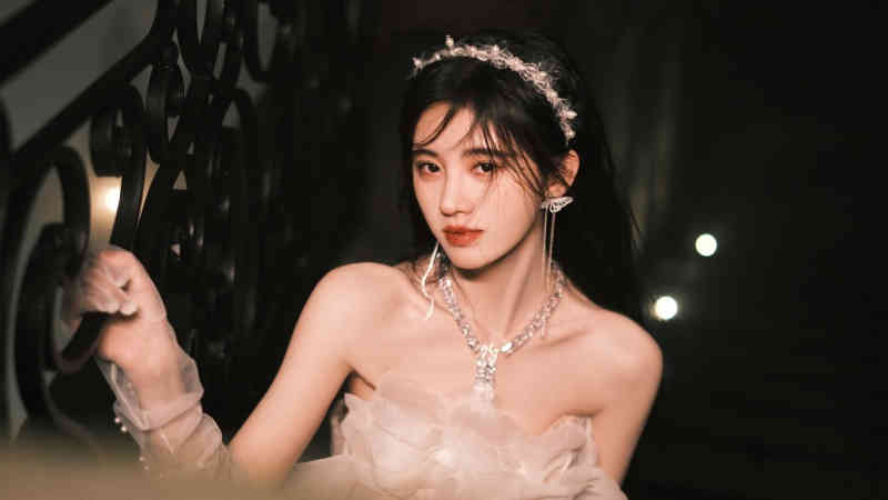集邮迷父亲将女儿肖像印上邮票 方寸间见证父爱延绵